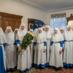 Предстоятель с детьми Предстоятель с детьми
